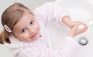 Лучше всего детям мыть руки с мылом