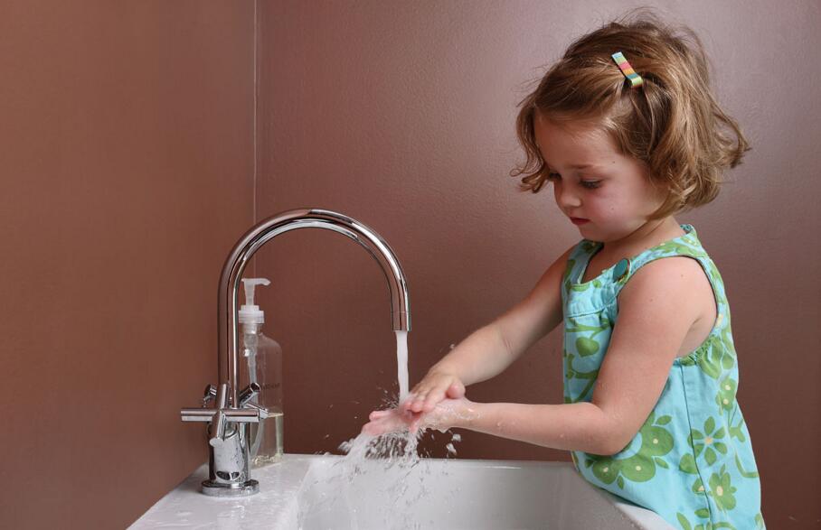 Мытье рук должно освоить методы